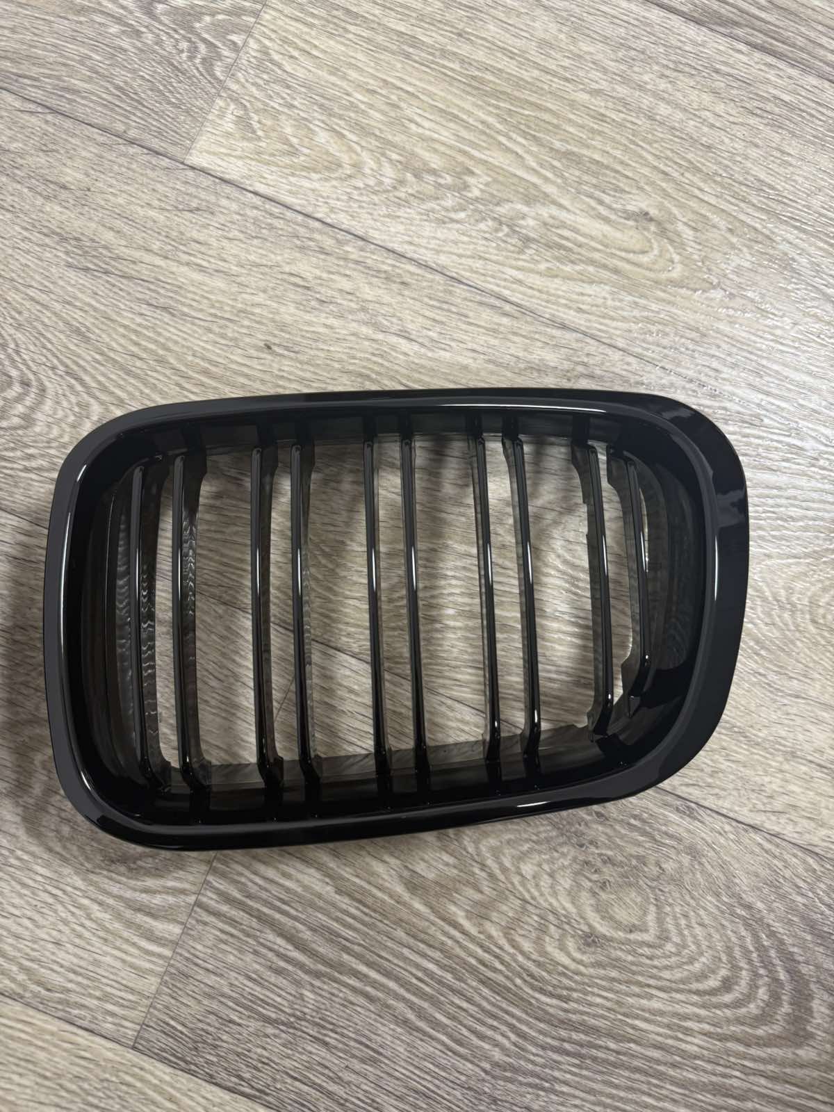 VOPSEA NEAGRĂ PANO PENTRU BMW 3 E46 SEDAN/COMBI 1998-2001 M KIDNEYS PENTRU BMW 3 E46 SEDAN/COMBI 1998-2001