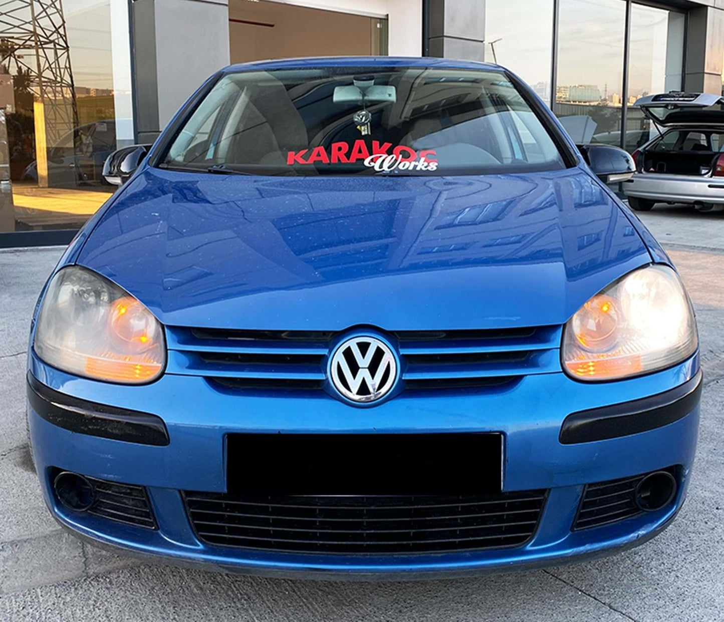 Капаци за огледала БАТМАН дизайн за VW GOLF 5 - черен пиано лак