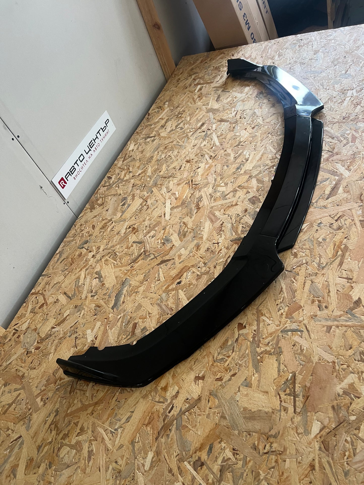 SPOILER FAȚĂ UNIVERSAL PIANO BLACK LACQUER