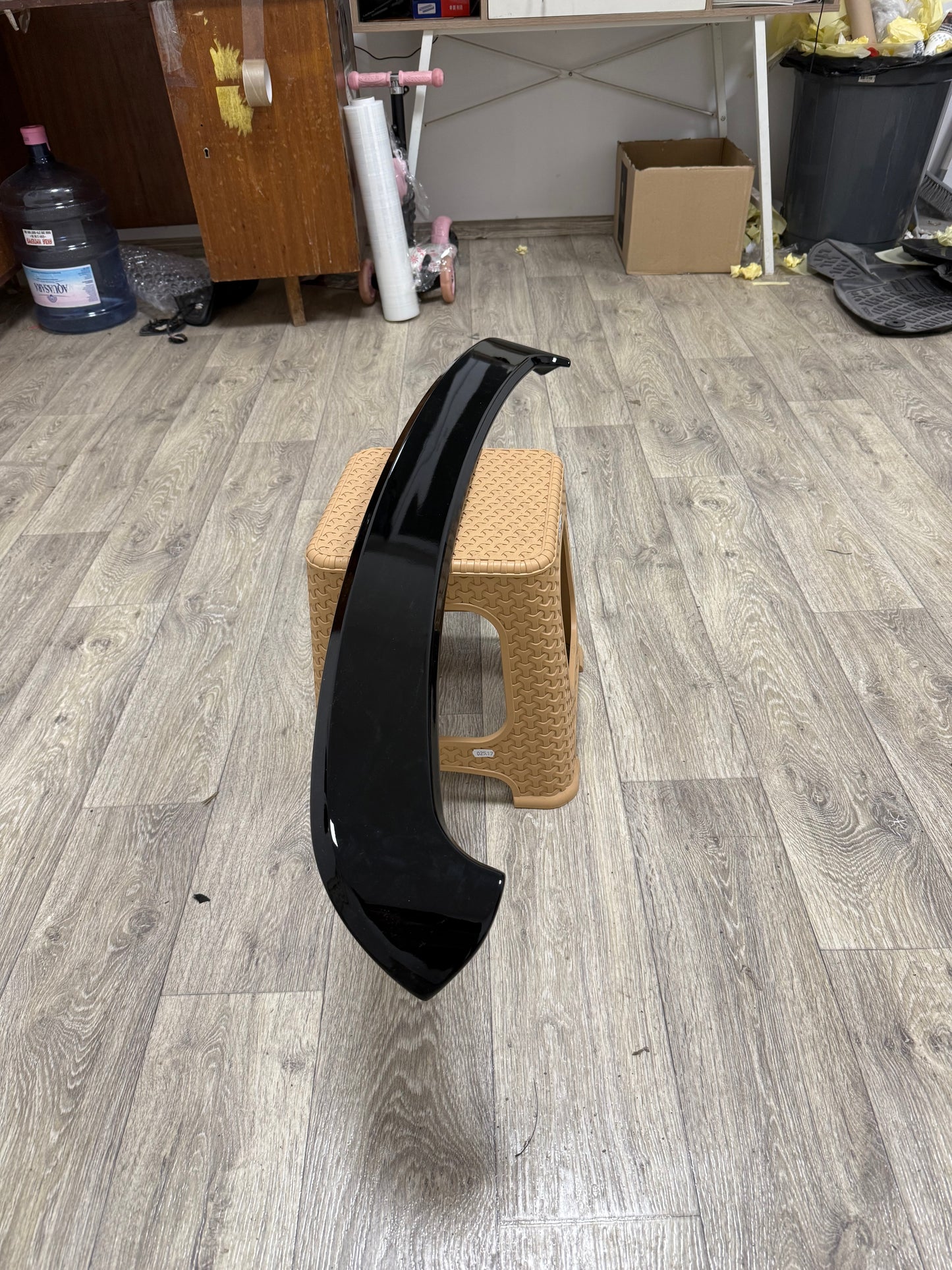 Eleron spate pentru Volkswagen Golf 5, lac negru piano