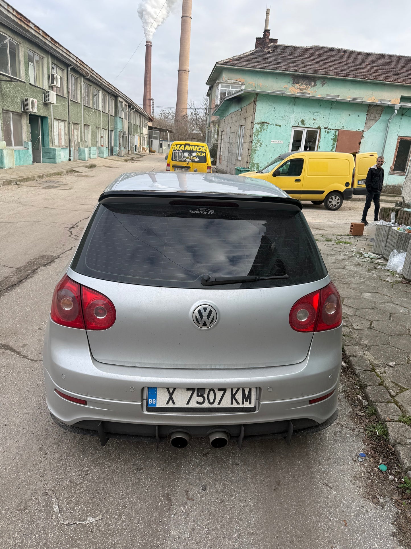 Eleron spate pentru Volkswagen Golf 5, lac negru piano