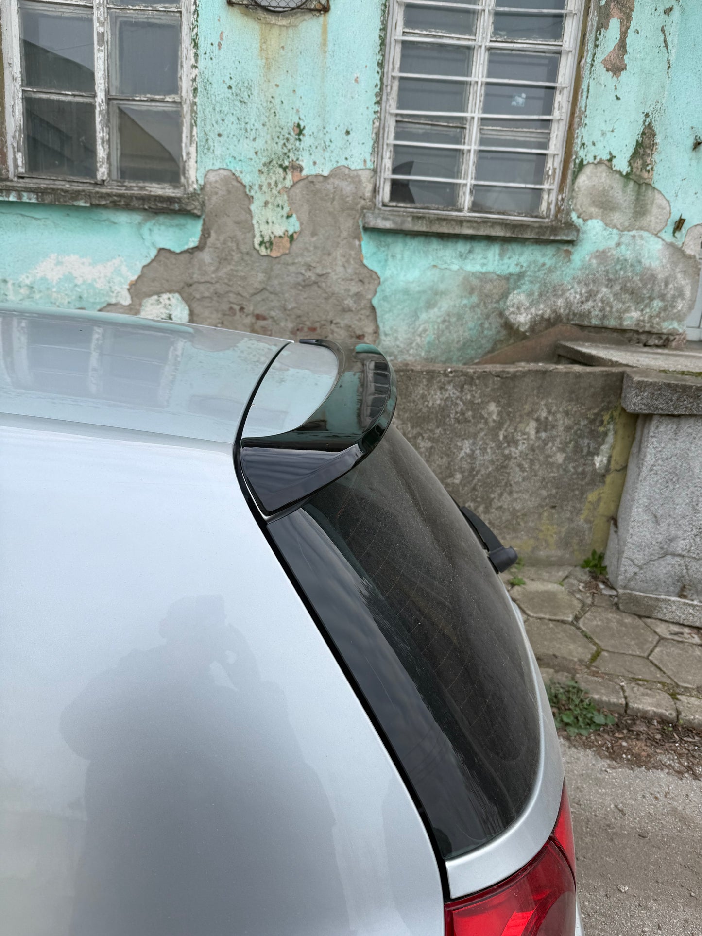 Eleron spate pentru Volkswagen Golf 5, lac negru piano