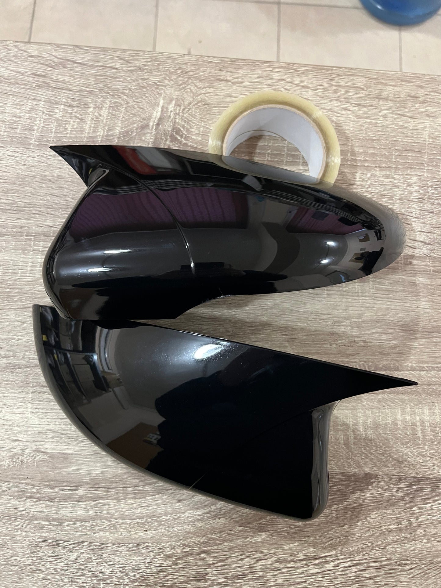 Капаци за огледала БАТМАН дизайн за VW GOLF 6 - черен пиано лак