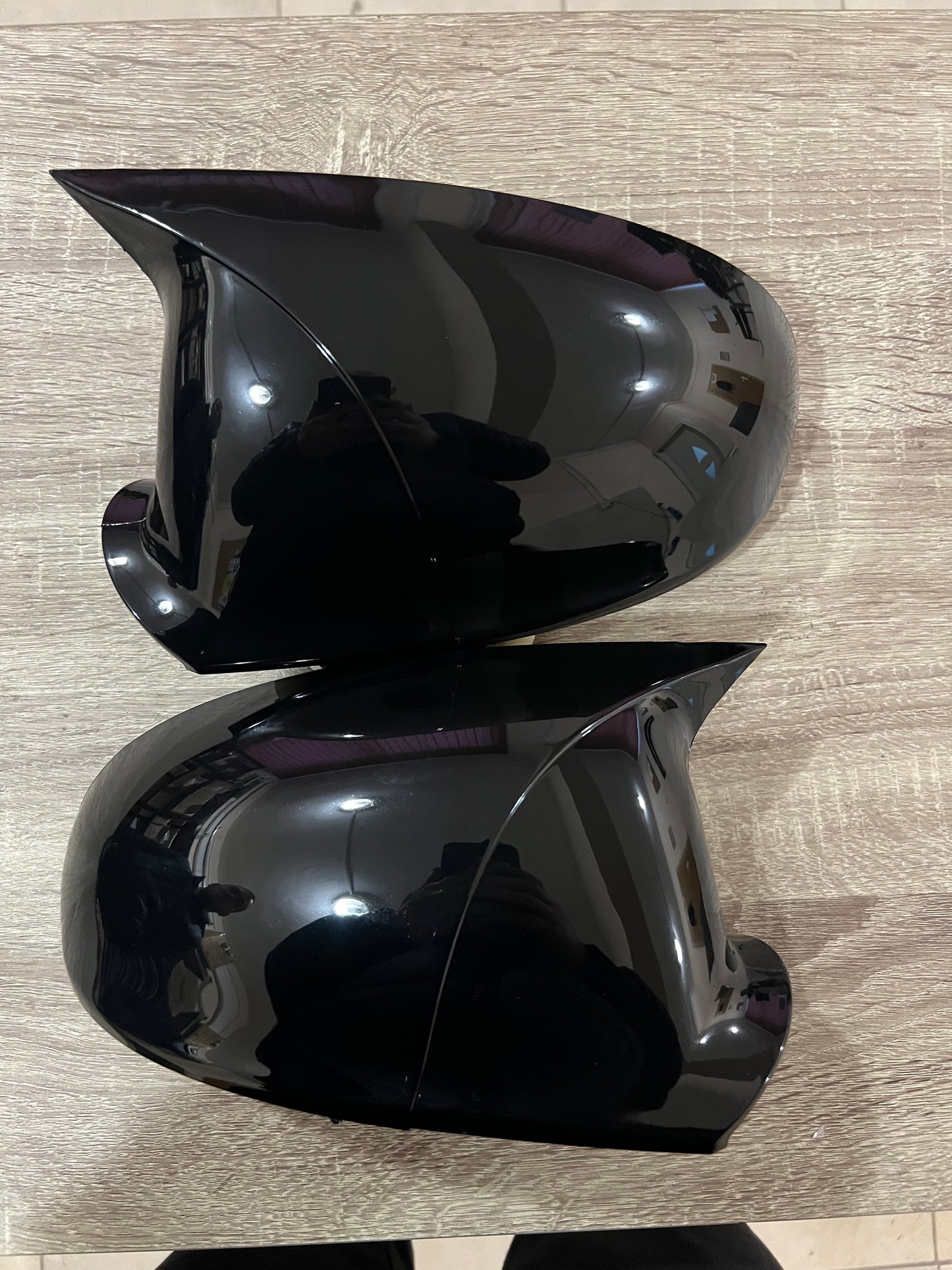 Капаци за огледала БАТМАН дизайн за VW GOLF 5 - черен пиано лак