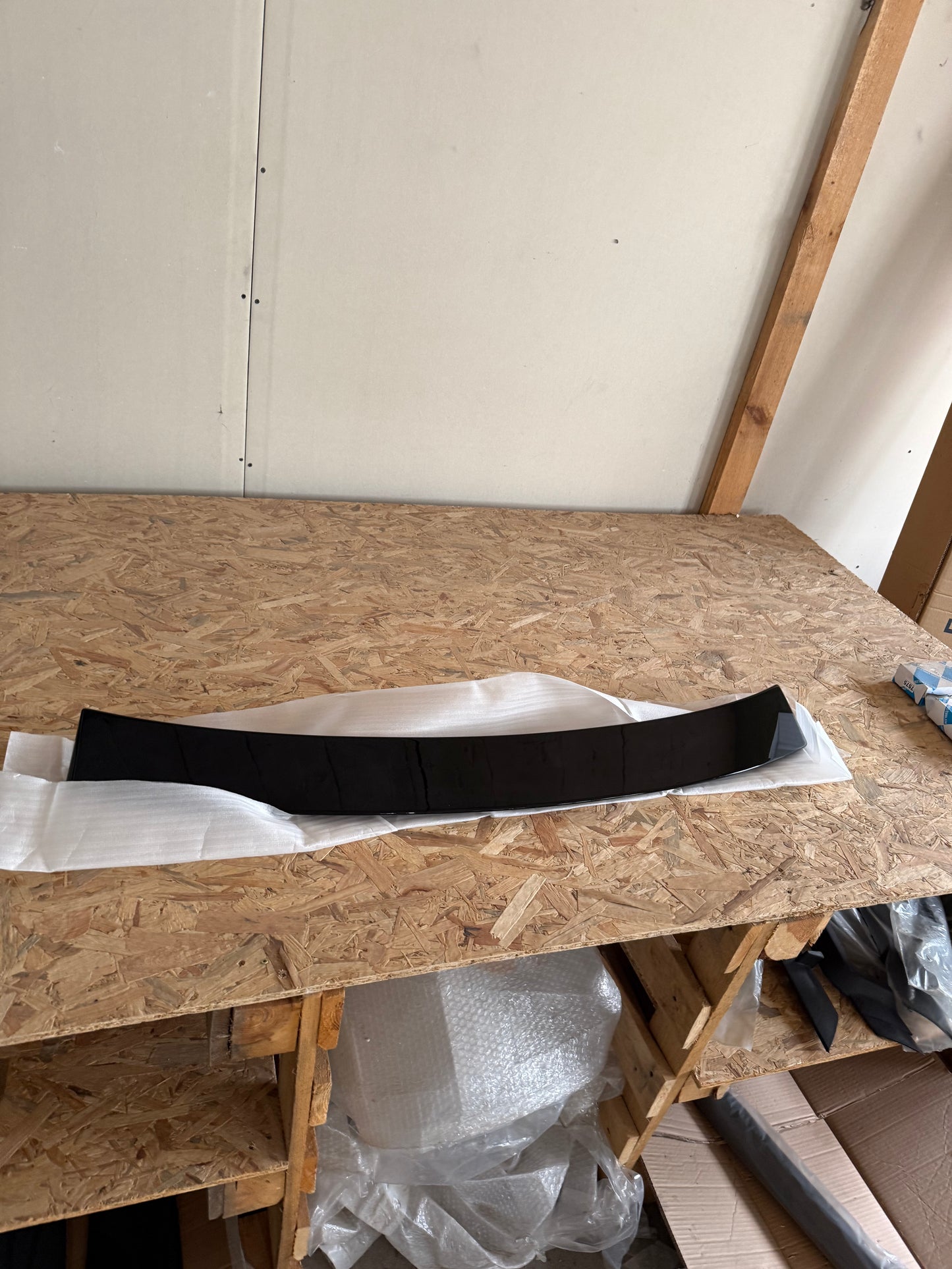 Eleron spate pentru Mercedes Clasa C W204 lac negru piano