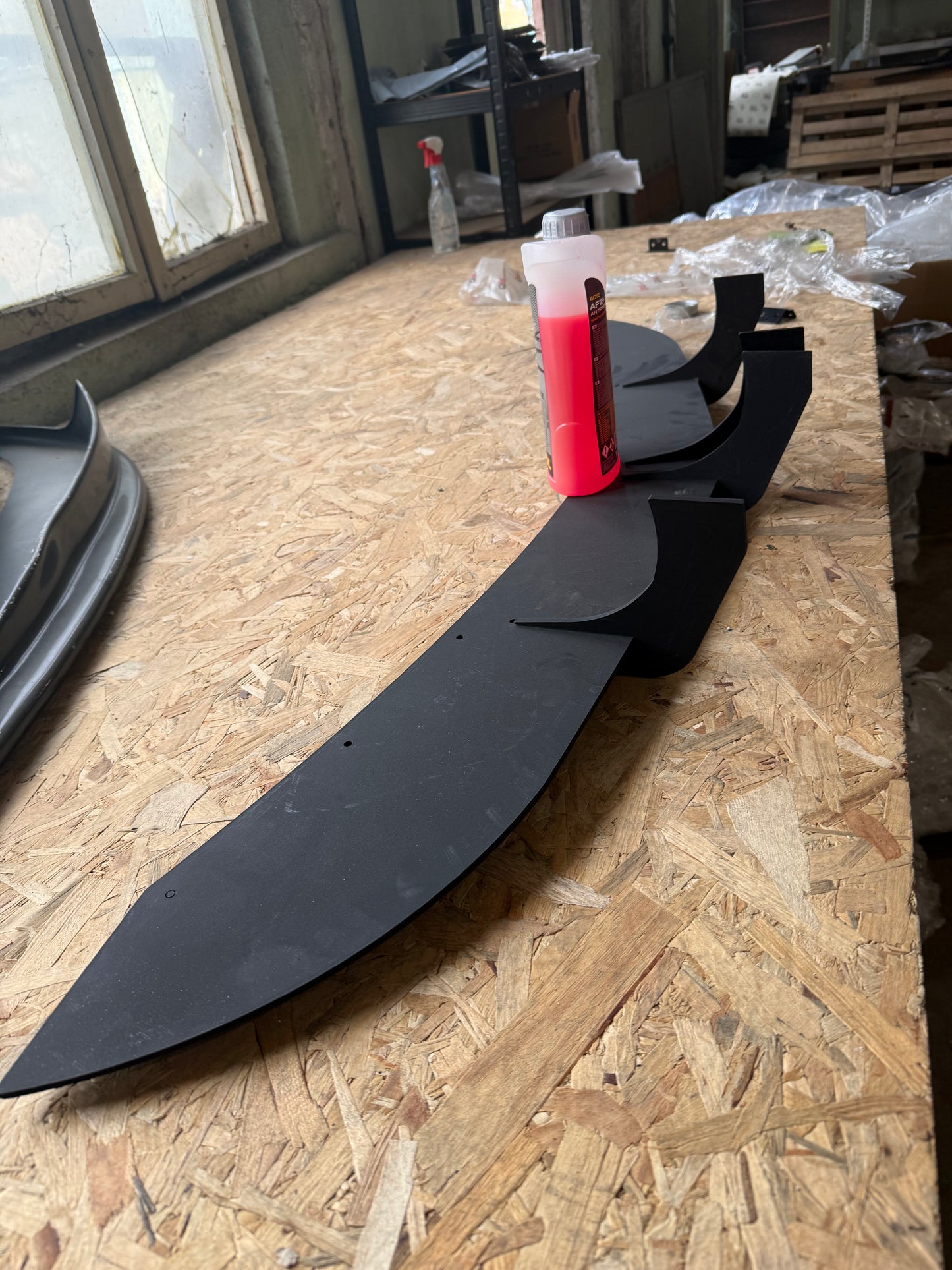 Difuzor spate R Max pentru Golf 5 – Negru mat, plastic ABS / 2003–2009