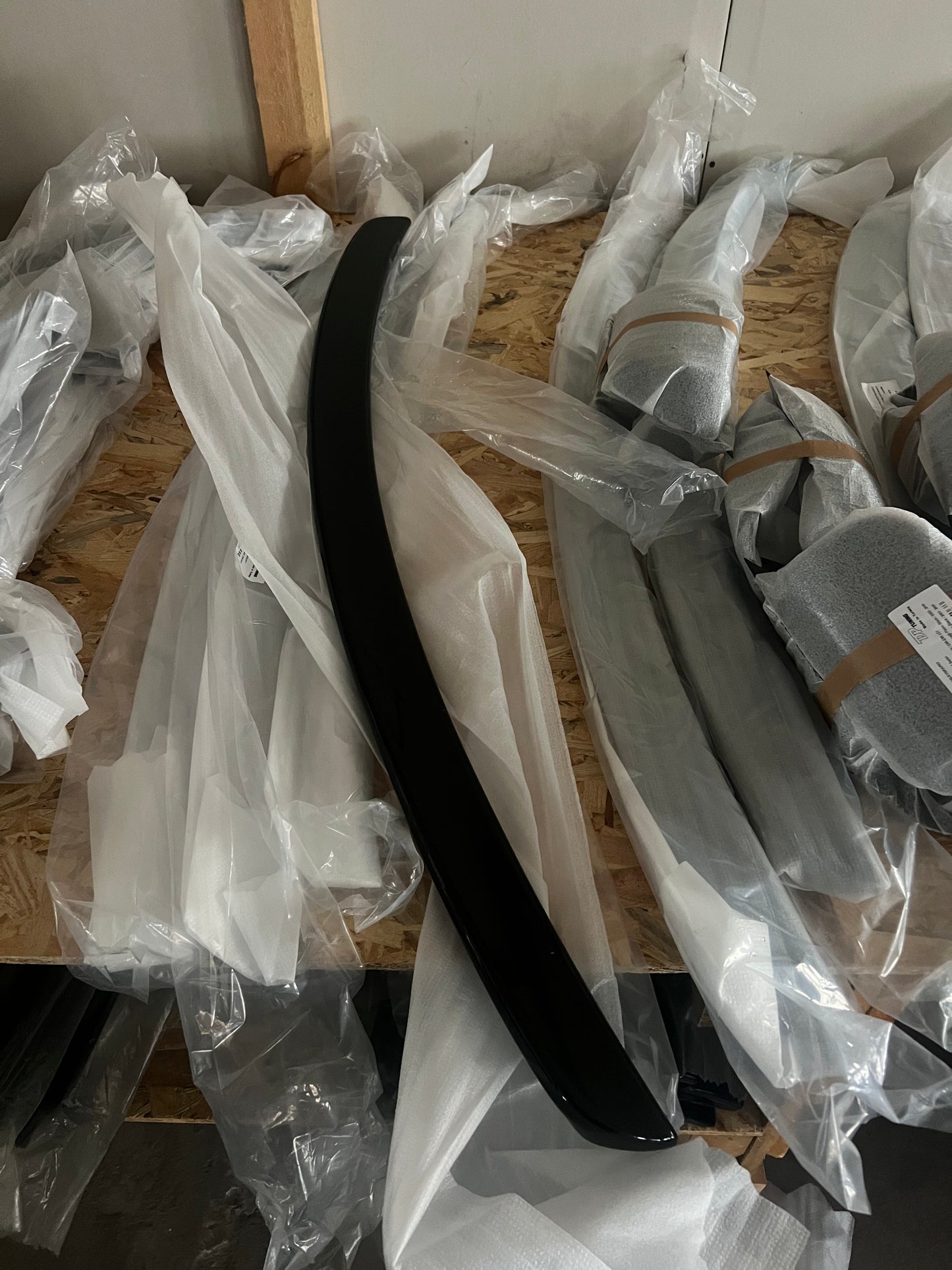 ЗАДЕН СПОЙЛЕР ЗА MERCEDES CLS W219 2005-2010