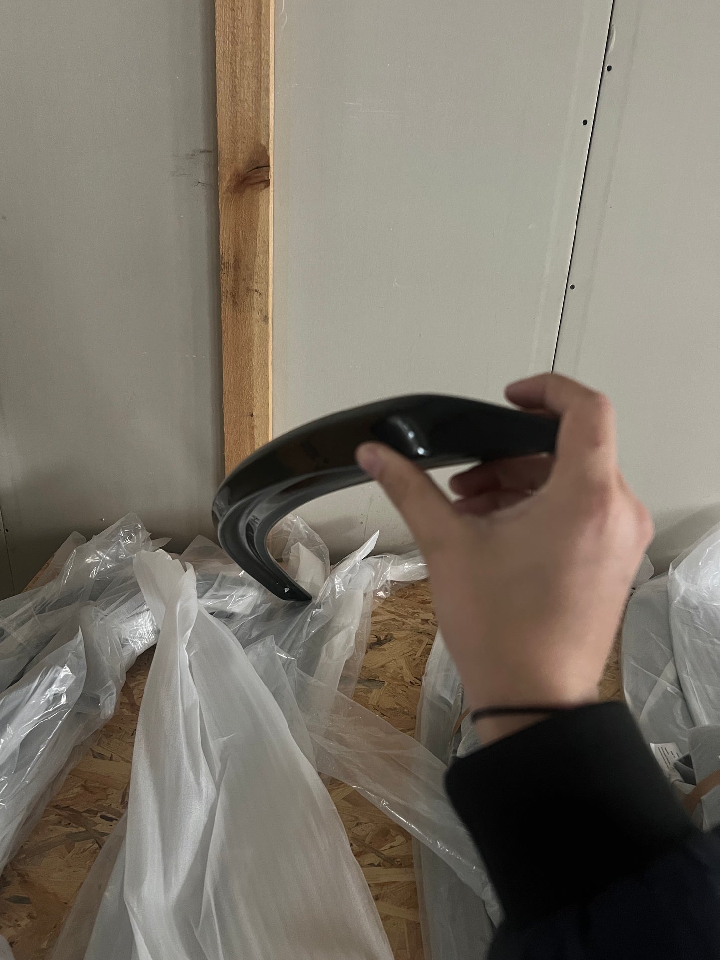 ЗАДЕН СПОЙЛЕР ЗА MERCEDES CLS W219 2005-2010